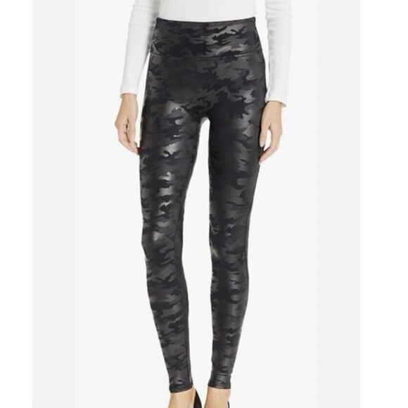 Spanx Look at Me Now Black Camo Leggings Medium - Picture 1 of 7